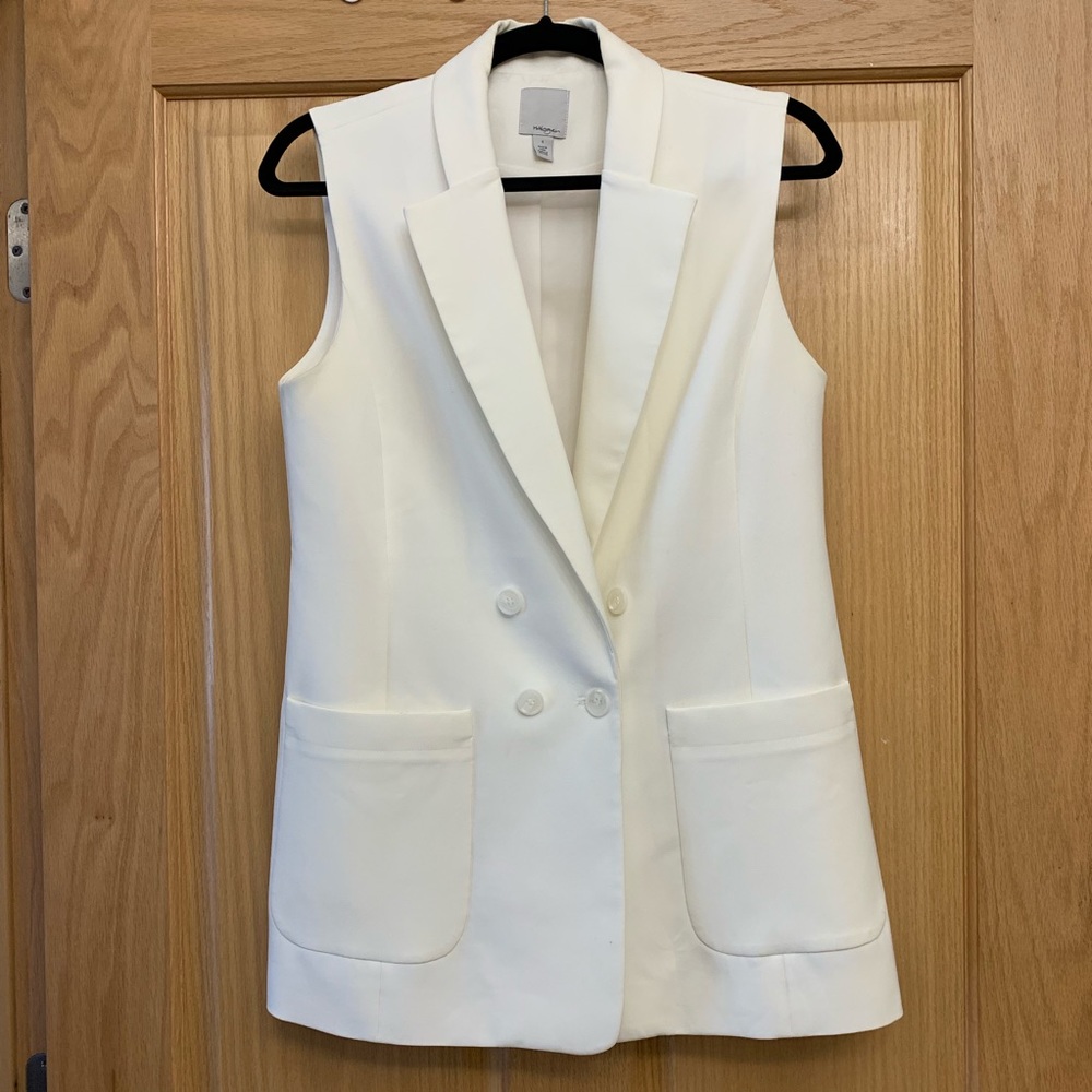 White Sleeveless Blazer